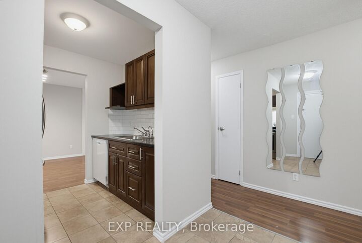 Property Photo: 144 Conway Drive 106 ON N6E 3N3