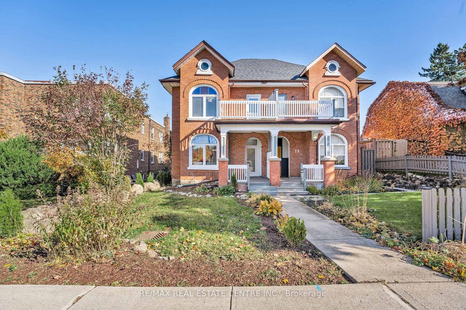 Property Photo:  17 First Street  ON L9W 2C6 