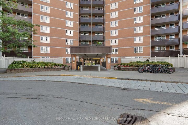 Property Photo: 2000 Jasmine Crescent 508 ON K1J 8K4