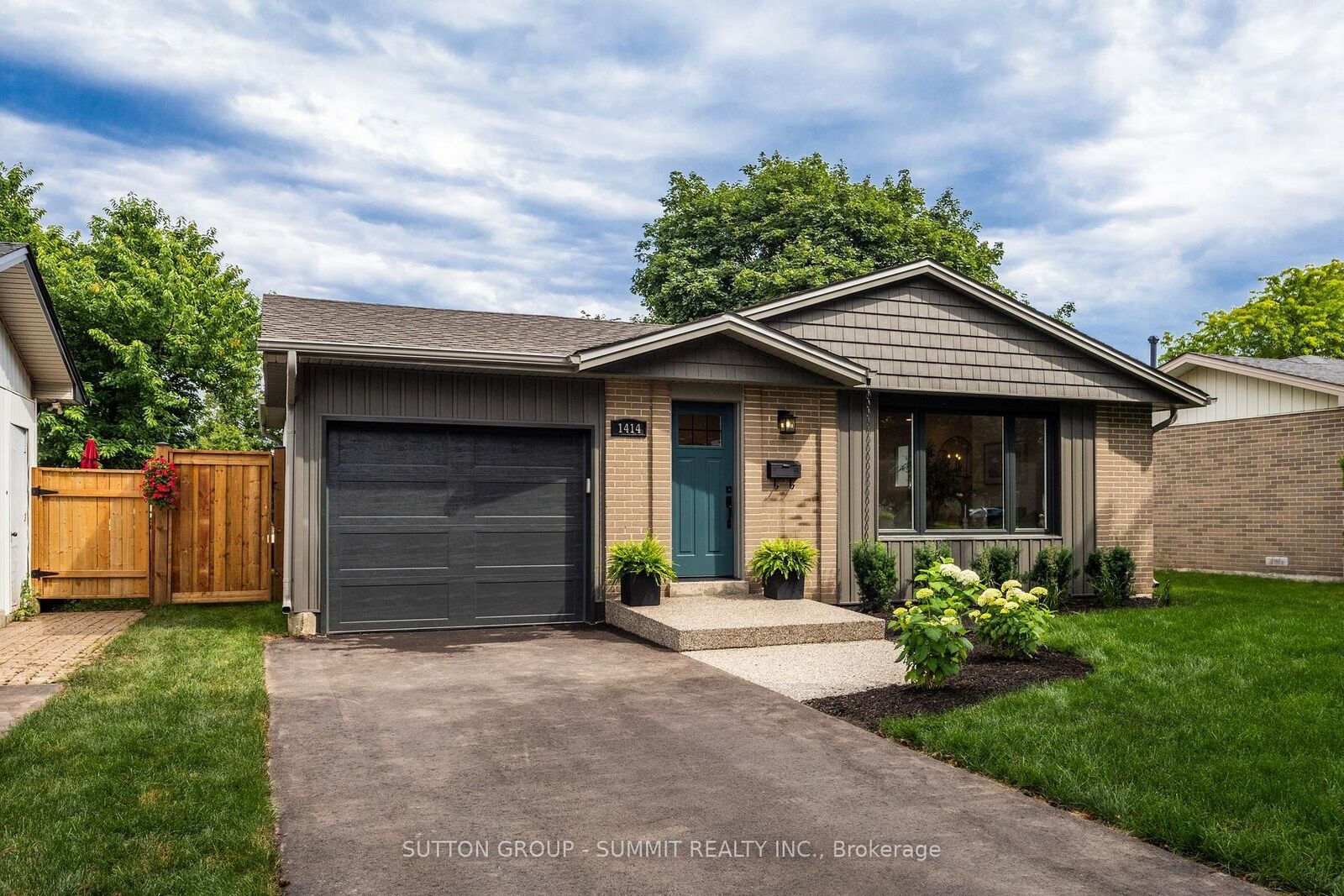 Property Photo: 1414 Dewbourne Crescent ON L7M 1E7