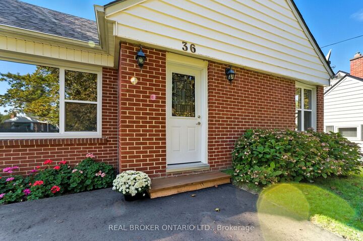 Property Photo:  36 Gibson Drive  ON N3Y 3L3 