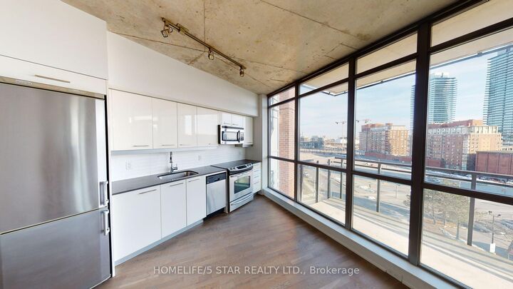 Property Photo:  90 Trinity Street 707  ON M5A 0E4 