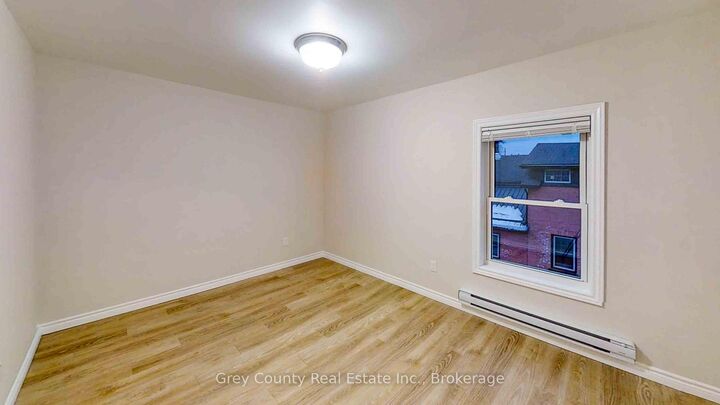 Property Photo:  39 Main St Street E B  ON N0C 1H0 
