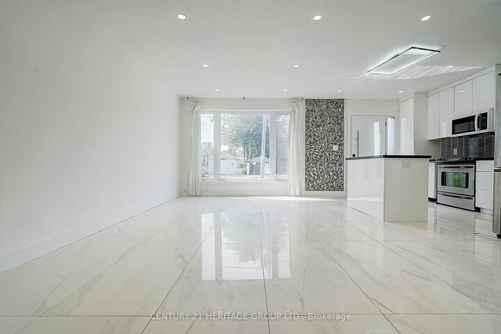 Property Photo: 326 McConvey Drive ON L4C 3K3