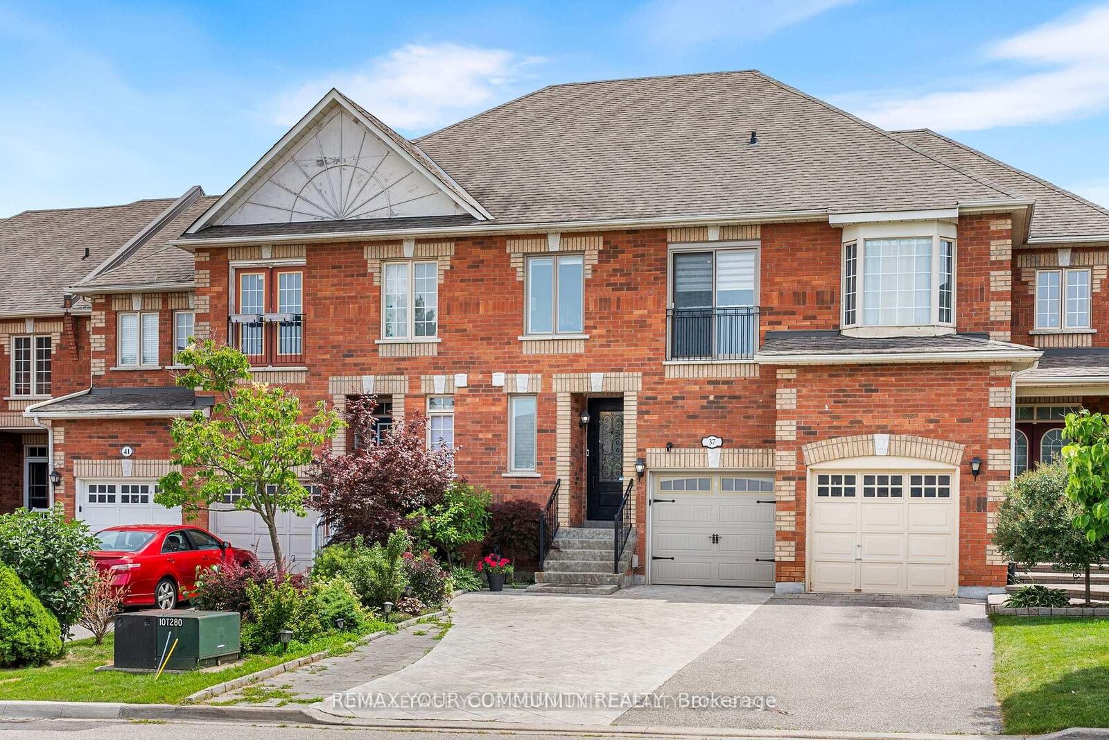 Property Photo:  37 Copperstone Crescent  ON L4S 2C5 