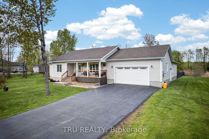 Property Photo: 52 Kimberly Avenue ON K0G 1J0