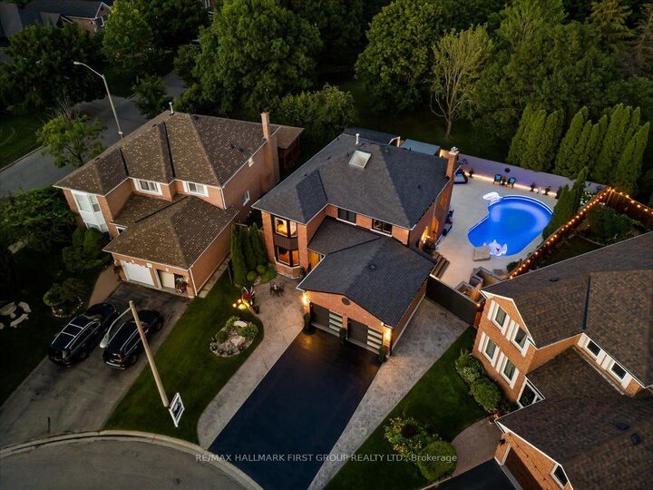 Property Photo: 15 Polo Place ON M1B 4T8
