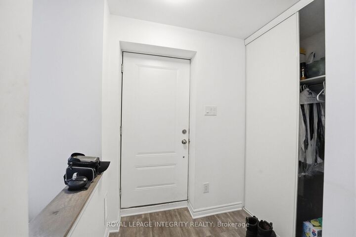 Property Photo:  30 Jaguar Pvt Private F  ON K2V 0J3 