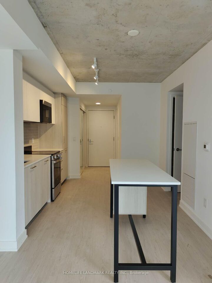 Property Photo: 65 Mutual Street 1607 ON M5B 2A9