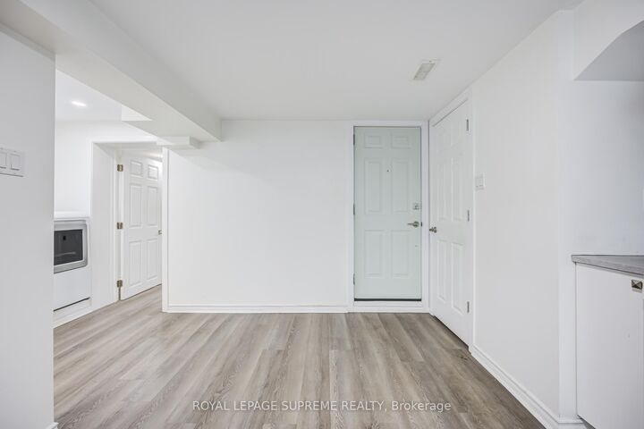 Property Photo:  27 Dalrymple Drive  ON M6N 4S2 