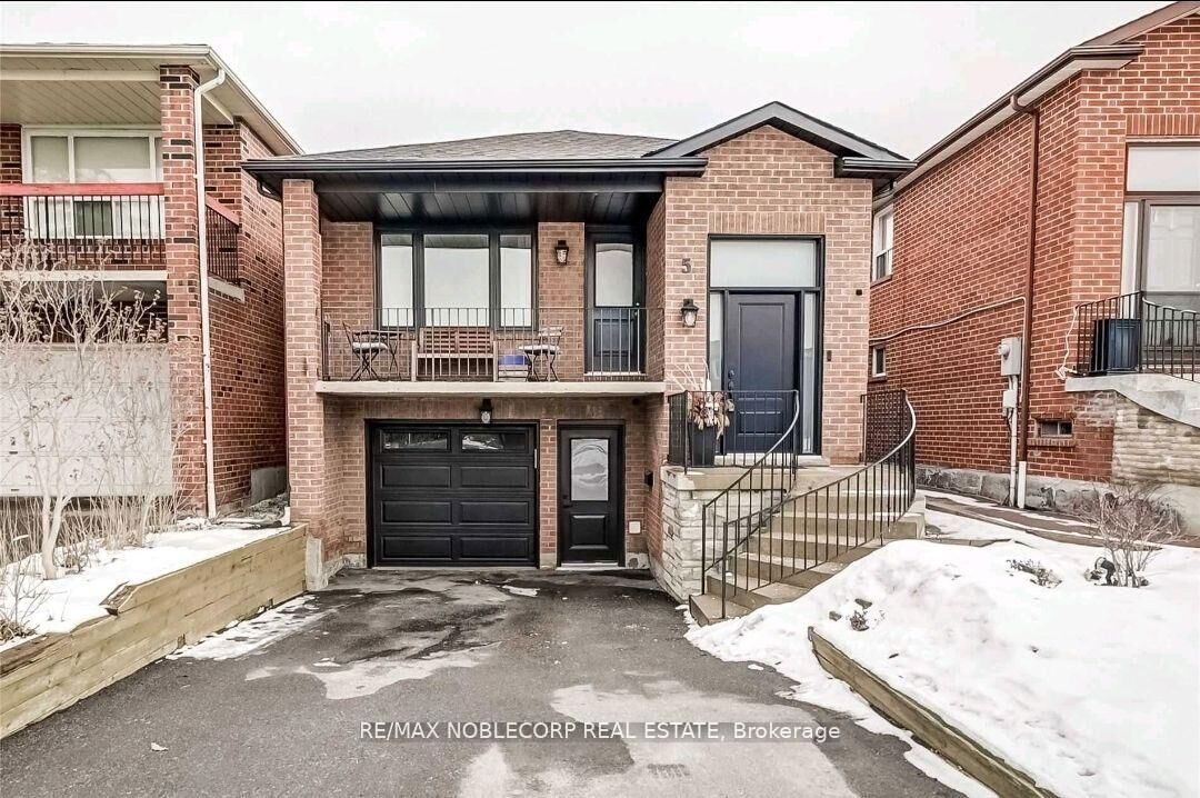 Property Photo: 5 Twinberry Crescent Lower ON L4L 3X5