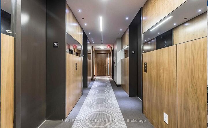 Photo de la propriété: 36 Park Lawn Road 703 ON M8V 0E5