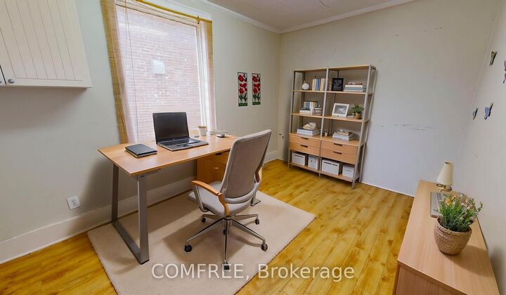 Property Photo:  1405 King Street E  ON N3H 3R3 