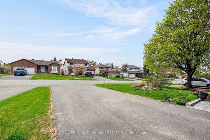 Photo de la propriété:  6451 Viseneau Drive  ON K1C 5H1 