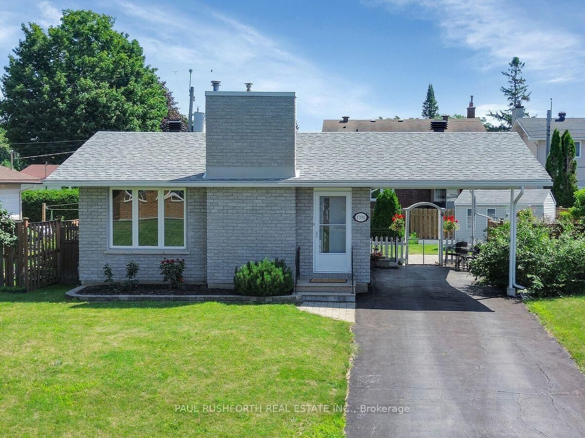 Property Photo:  1391 Jamison Avenue  ON K1E 1J6 