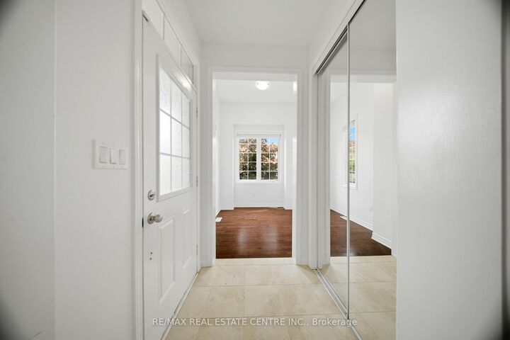 Property Photo: 369 Cedar Hedge Road ON L9T 8Y4