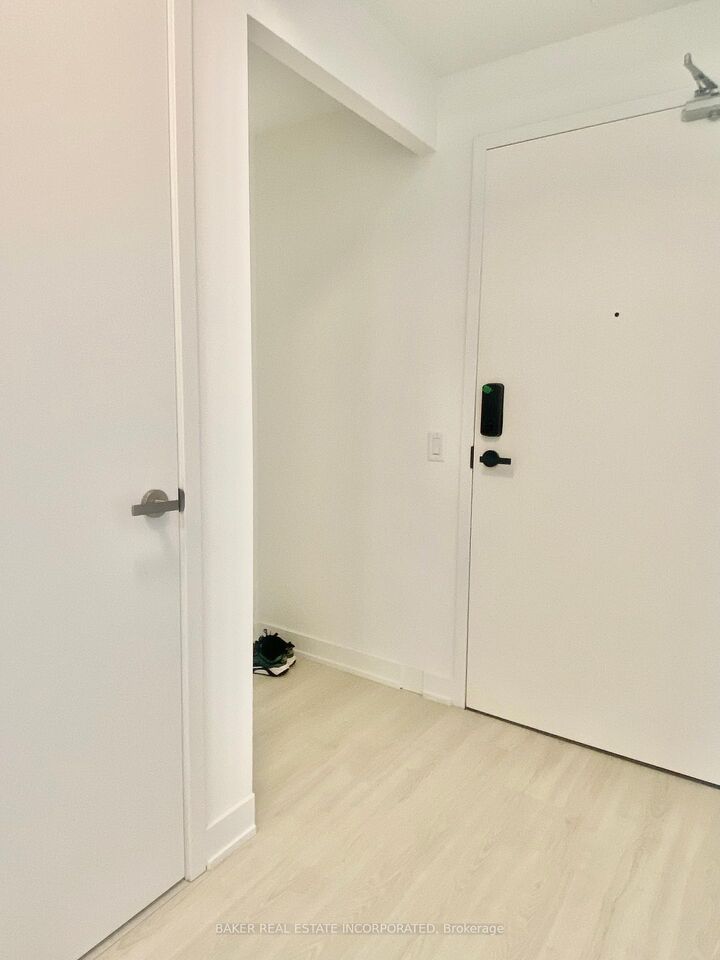 Property Photo:  3883 Quartz Road 5012  ON L5B 0M4 
