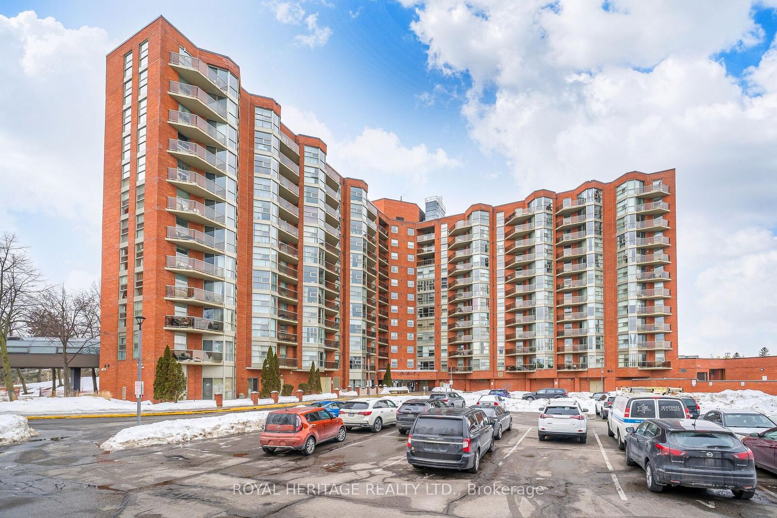 Property Photo:  10 Dean Park Road 313  ON M1B 3G8 