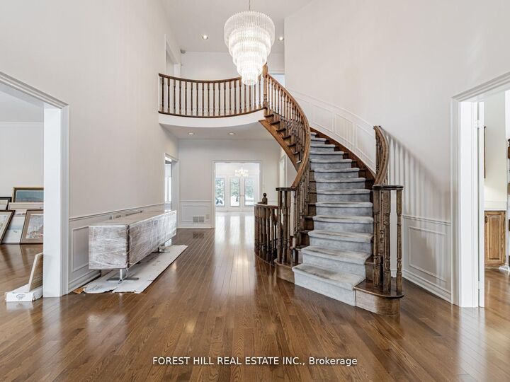 Property Photo: 17 Dunloe Road ON L4B 2H6