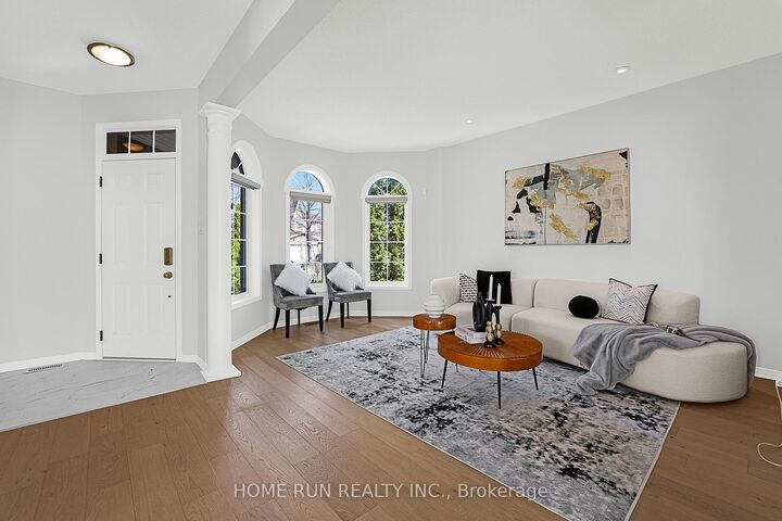 Property Photo: 5 Cheltonia Way ON K2T 1G1