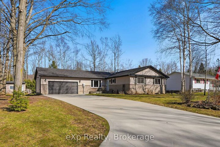 Property Photo:  90 Mapleport Crescent  ON N0H 2G0 