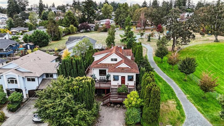 1295 Santa Rosa Ave — photo 1