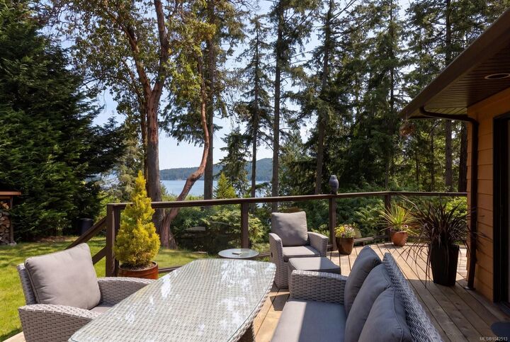 Property Photo: 7084 Willis Point Rd BC V9E 2A1
