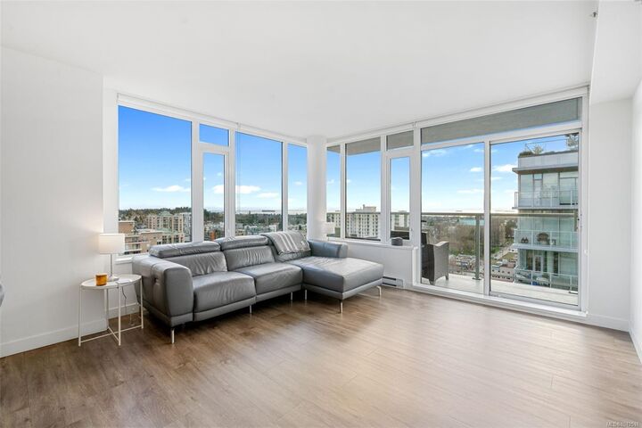 Property Photo: 845 Johnson St #2002 BC V8W 0G3
