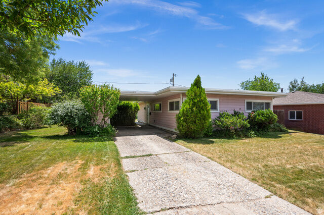 Property Photo: 3376 E Birch Cir UT 84124