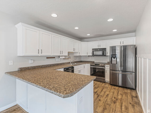 Property Photo: 563 W Goldenrod Way UT 84045