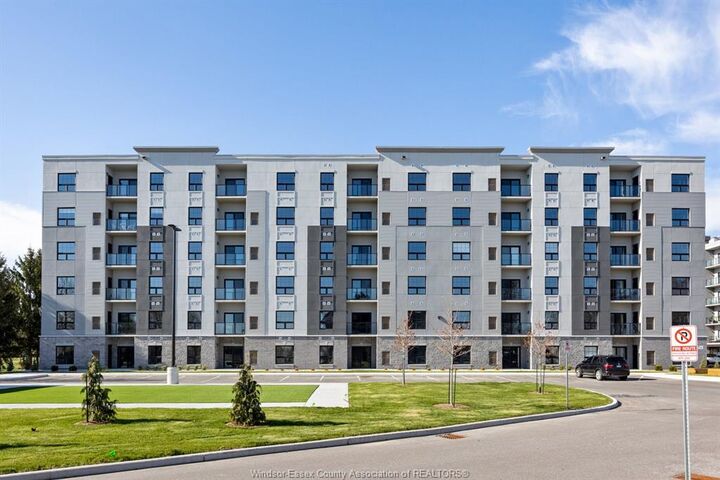 190 Main Street East 304 — photo 1