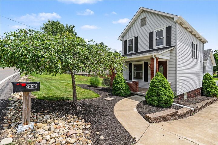 Property Photo:  2349 Rochester Road  PA 15237 