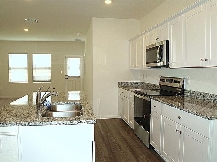 Property Photo:  105 Mouflon Road  TX 78634 