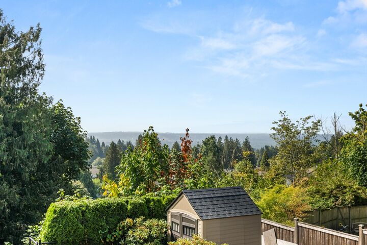 Property Photo: 33530 Cherry Avenue BC V2V 2V4