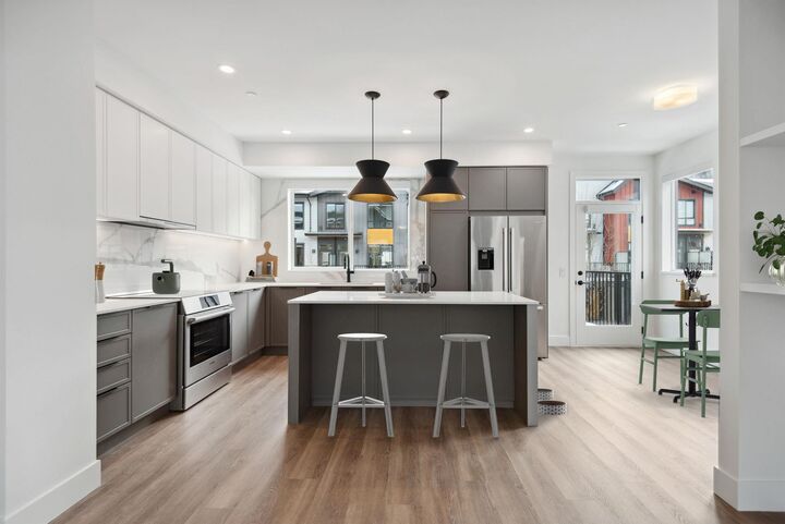 Property Photo: 38073 Helm Way BC V8B 1E6
