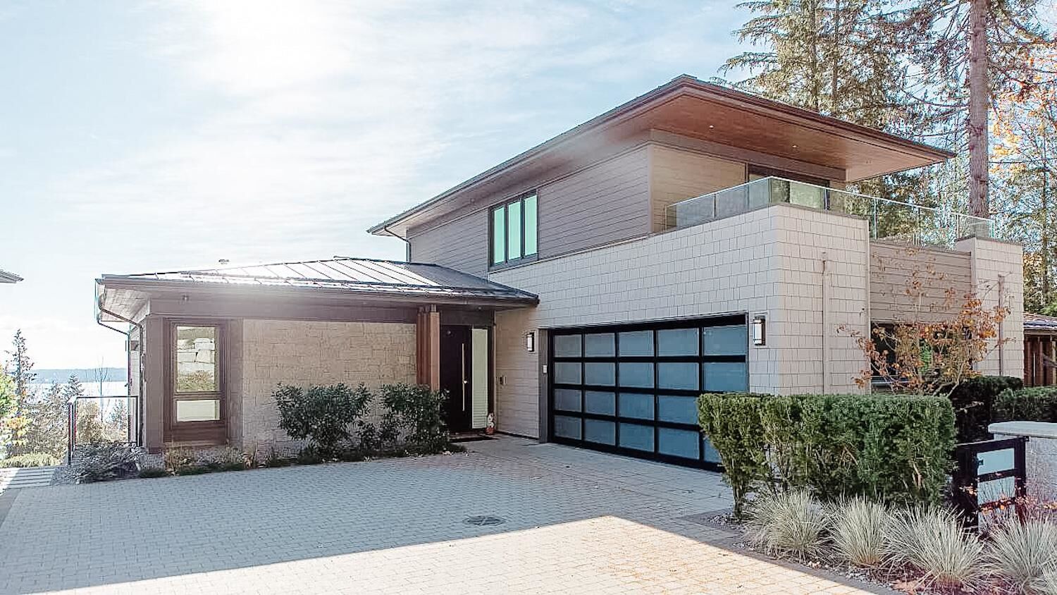 Property Photo:  