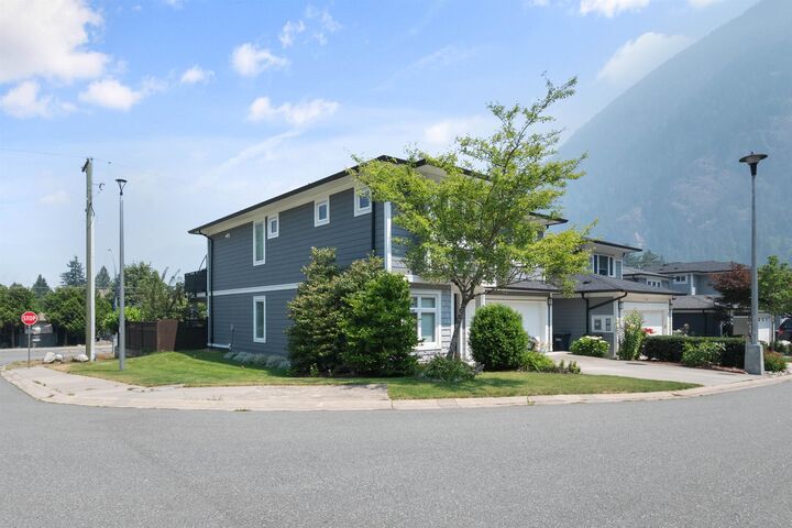 Property Photo: 63650 Flood Hope Road 10 BC V0X 1L2