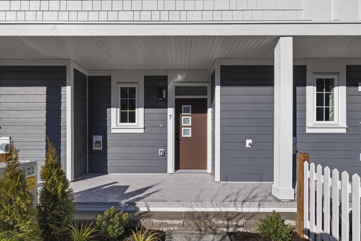 Property Photo:  2808 St. George Street 4  BC V3H 0N6 