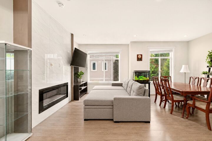 Property Photo: 11267 133 Street 68 BC V3R 0E3
