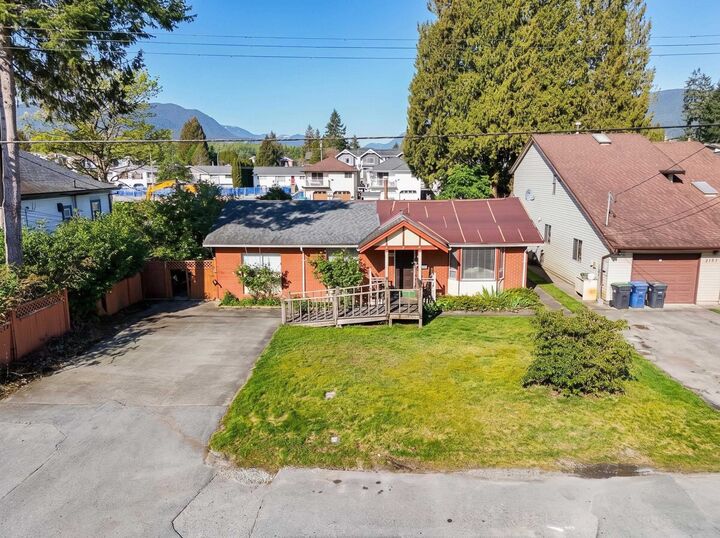 2149 Grant Avenue — photo 1