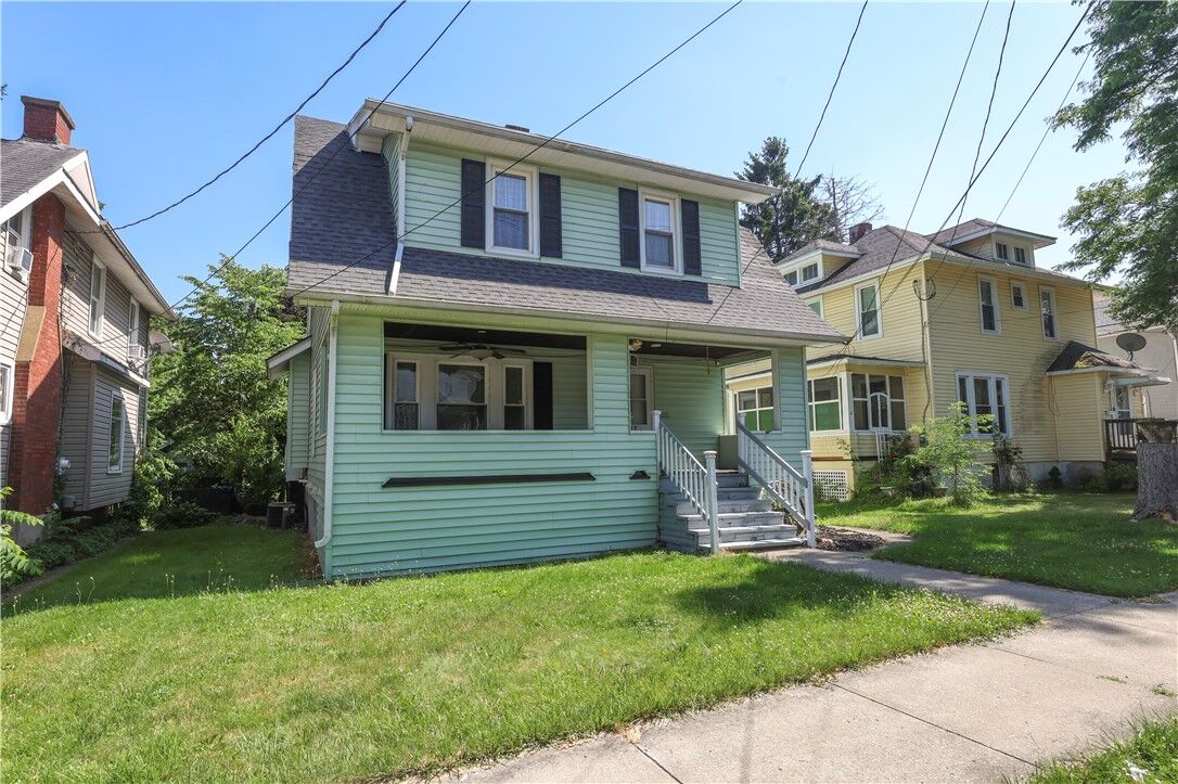 Property Photo:  827 W Gray Street  NY 14905 