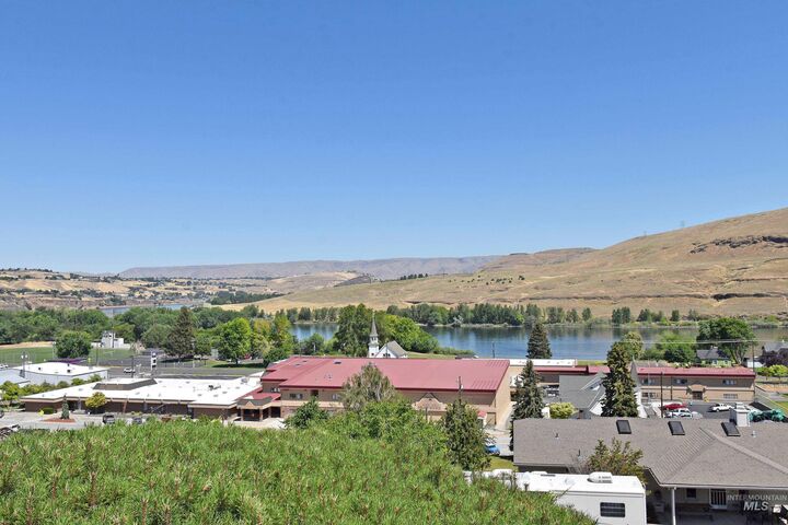 Property Photo: 311 Kings Lane WA 99402