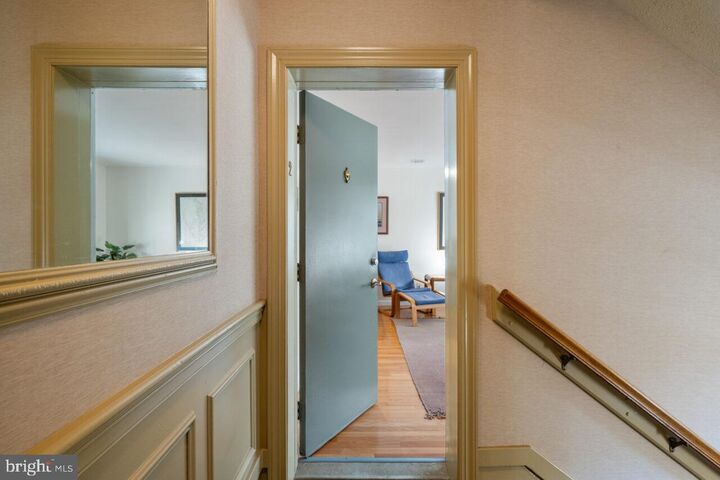 Property Photo: 1407 E Abingdon Drive 2 VA 22314