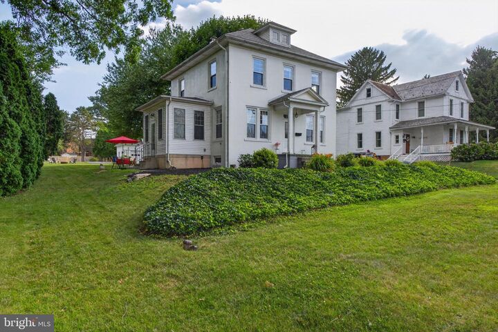 Property Photo: 30 W Brandt Boulevard PA 17538