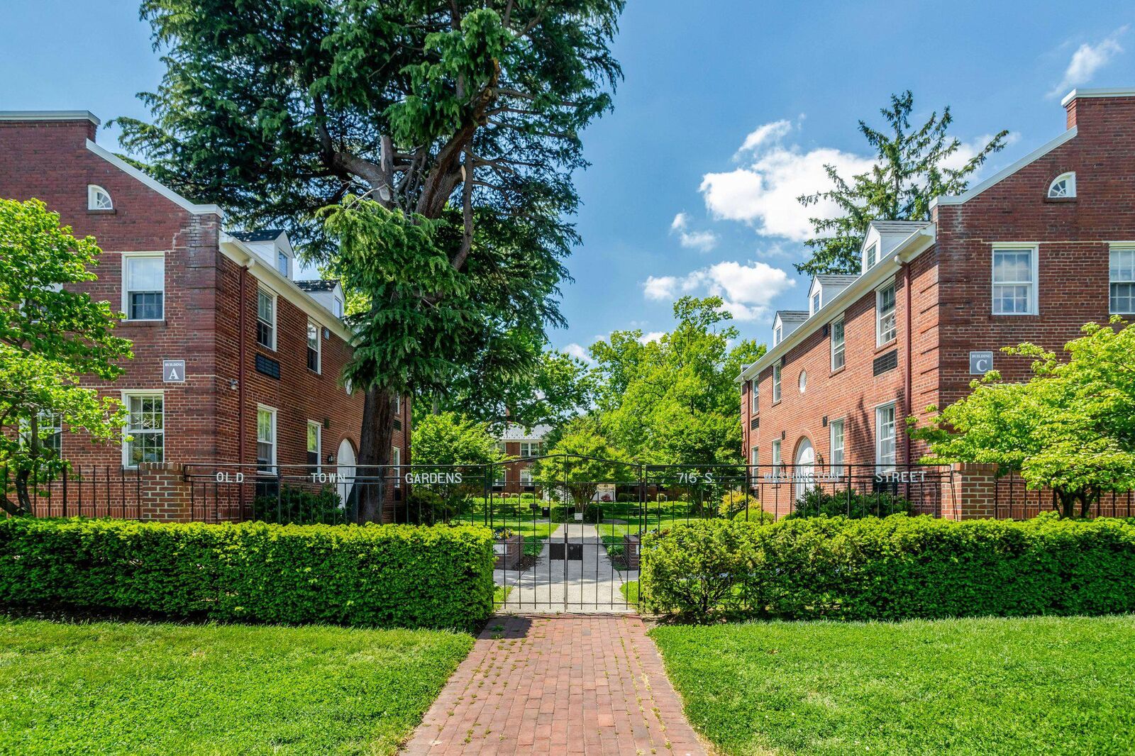 Property Photo: 715 S Washington Street S C-32 VA 22314