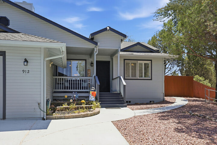 Property Photo:  912 W Wagon Trail  AZ 85541 