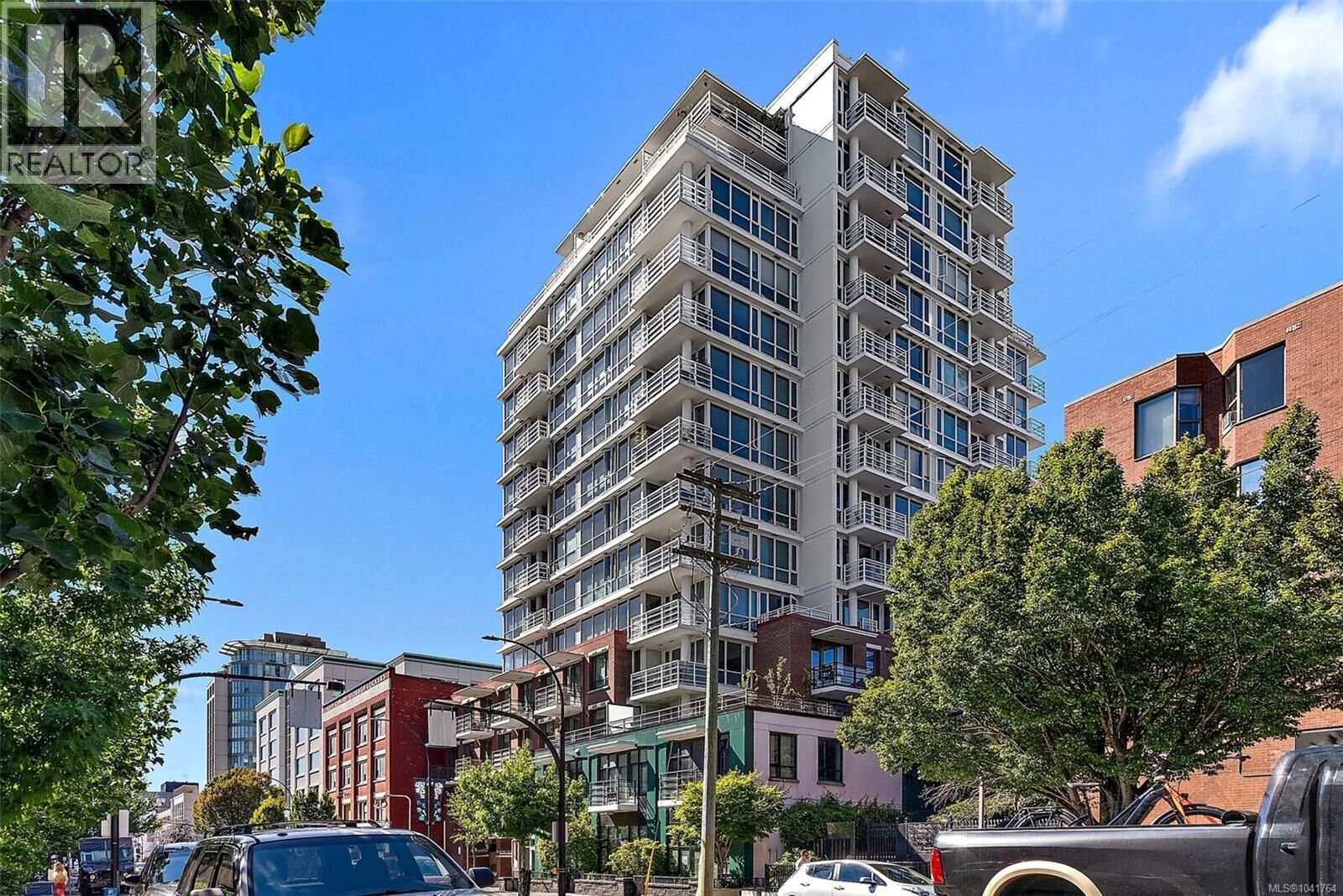 Property Photo: 834 Johnson Street 404 BC V8W 1N3