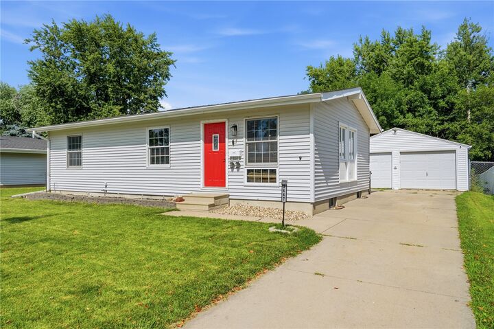 Property Photo:  2447 Lauren Drive SW  IA 52404 