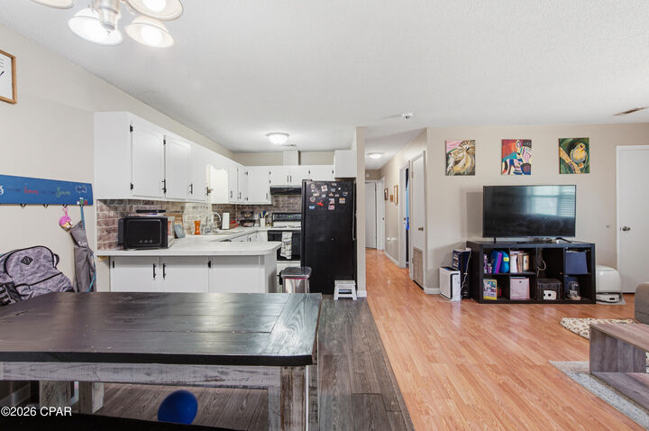Property Photo: 2988 Sand Path Road FL 32425