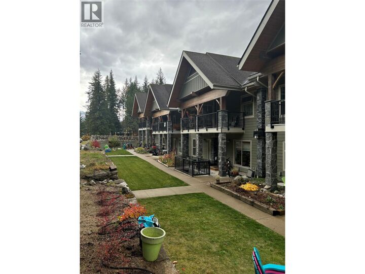 Property Photo: 912 Slocan Street 7 BC V0G 2C0